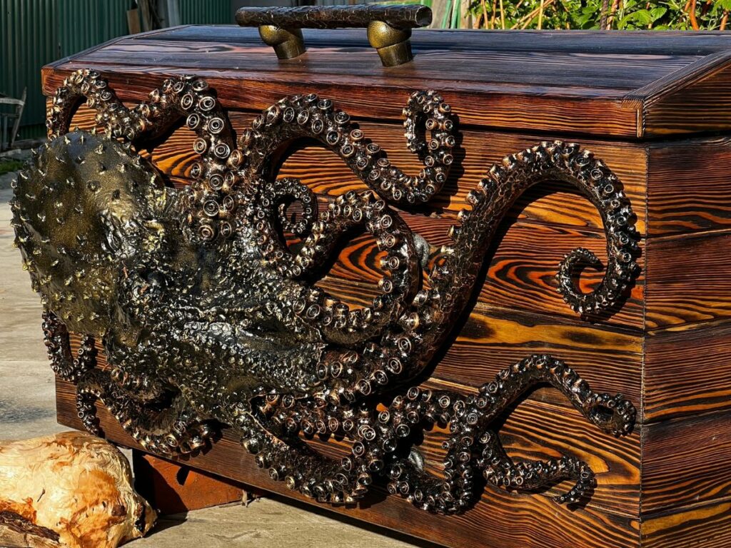 Iron Octopus Chest Oleg Turkovskiy